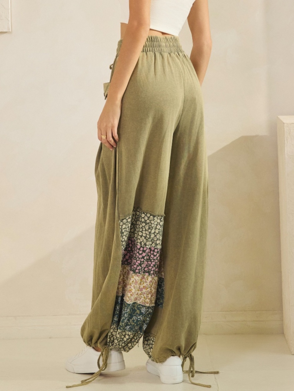 Sage + Fig Floral Print Patchwork Stretchy Waist Jogger Pants - Picture 2 of 7